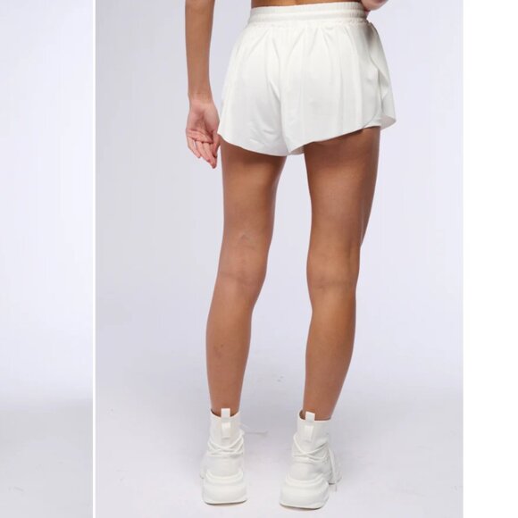 Callie Lives Stasia Free Spirit AKIRA White Loungewear Athleisure Shorts L - Picture 11 of 11